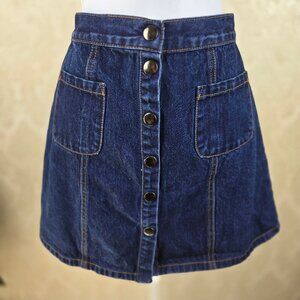 BDG Urban Outfitters Size Medium Blue Denim Miniskirt Silver Snap Front Closure